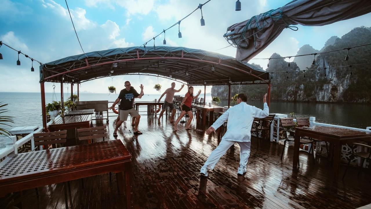 Hotel Renea Cruises Halong Hạ Long Exterior foto