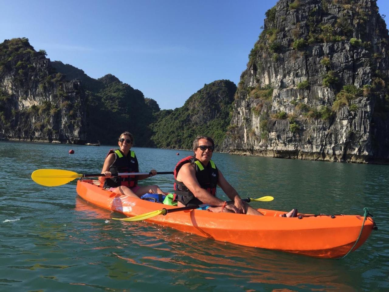 Hotel Renea Cruises Halong Hạ Long Exterior foto